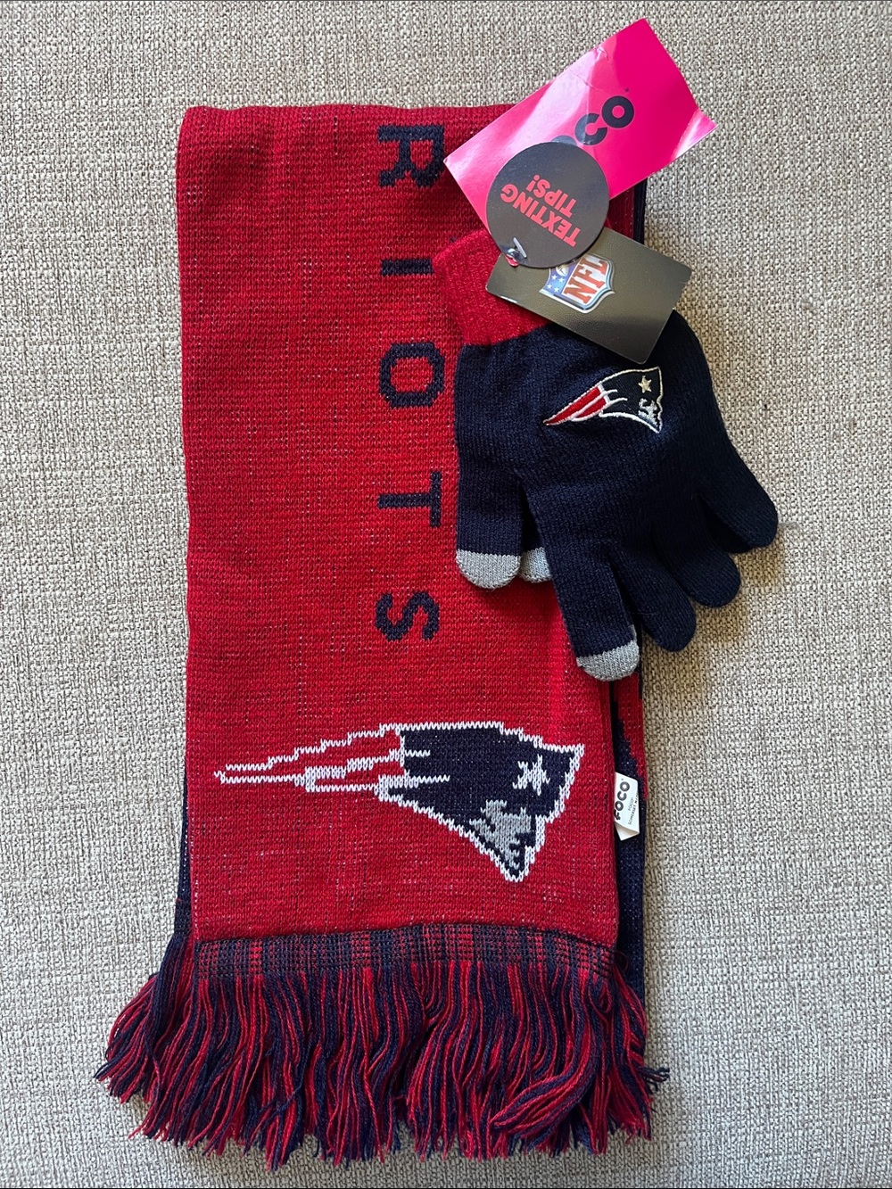 New England Patriots Red & Navy Knit Scarf and Touchscreen Gloves Set